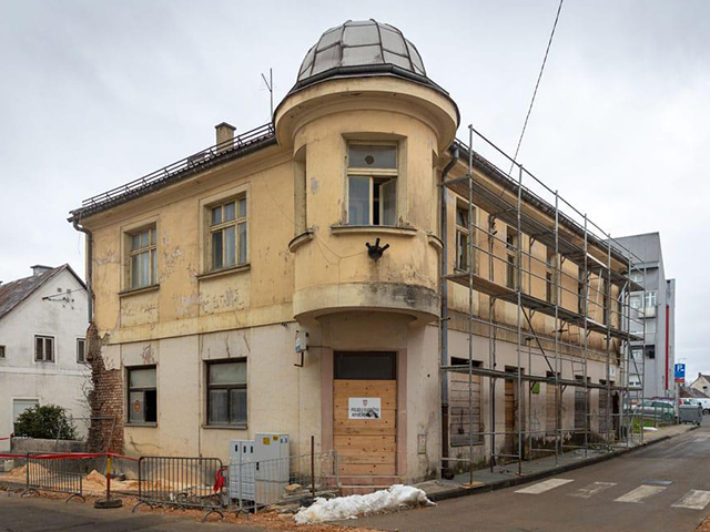 ZApuštena ljepotica na početku Tesline dobila je skele                                                                                                                                                                                                    